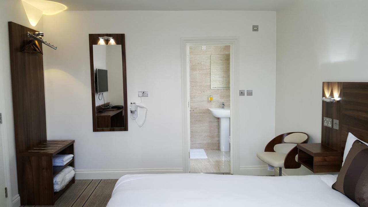 Heathrow-Windsor Guest House Slough Exterior photo