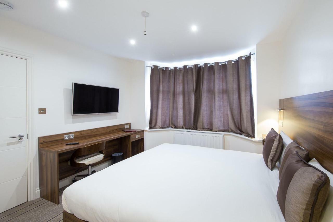 Heathrow-Windsor Guest House Slough Exterior photo